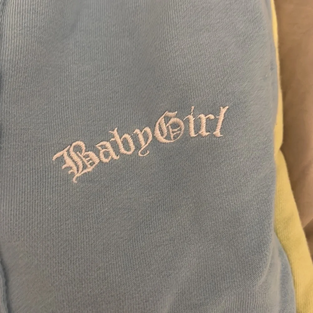 color block sweatpants - Picture 2 of 4